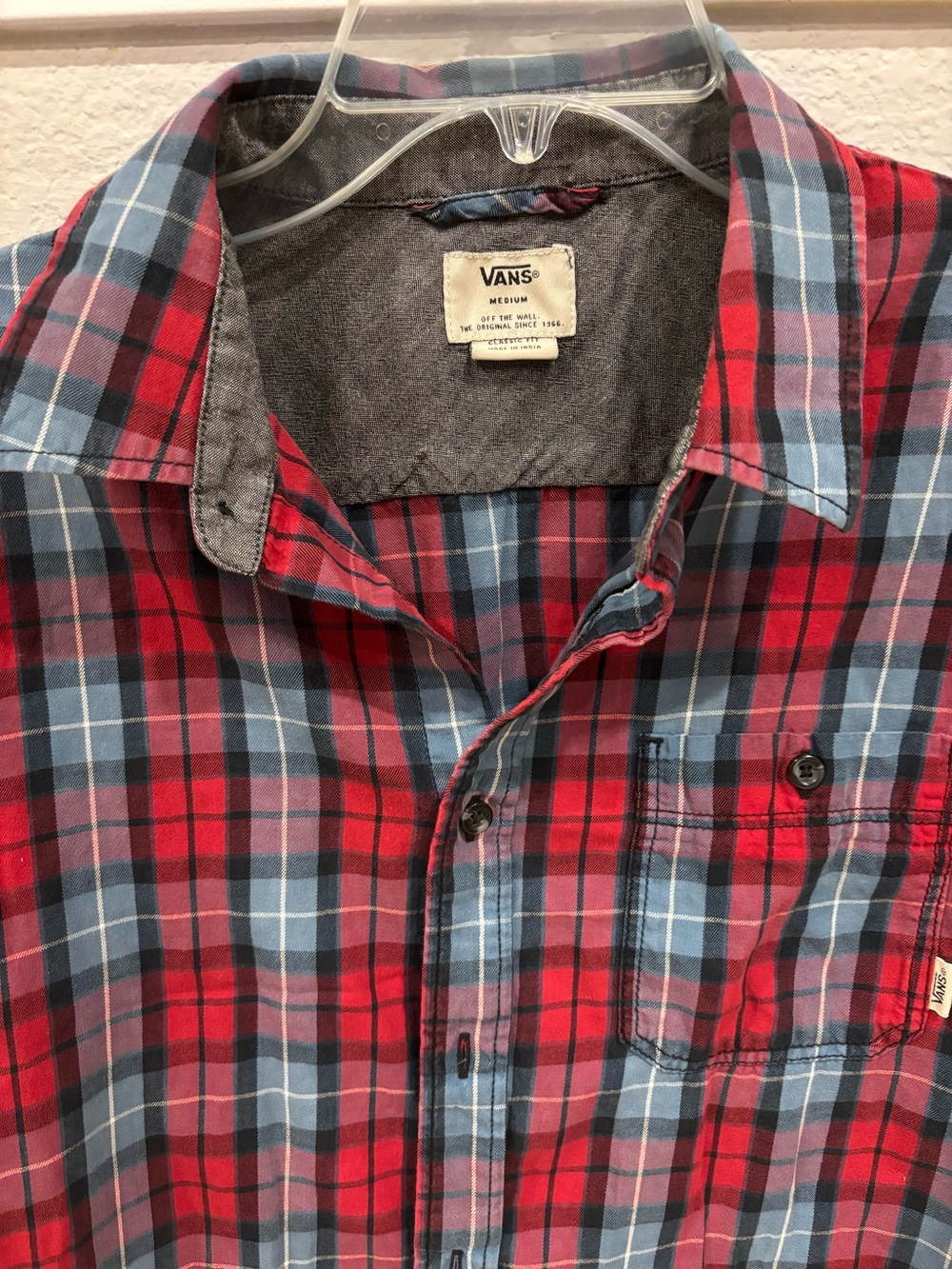 Vans Off the Wall Mens Red/Blue Plaid Short Sleeve Button Down Shirt size M